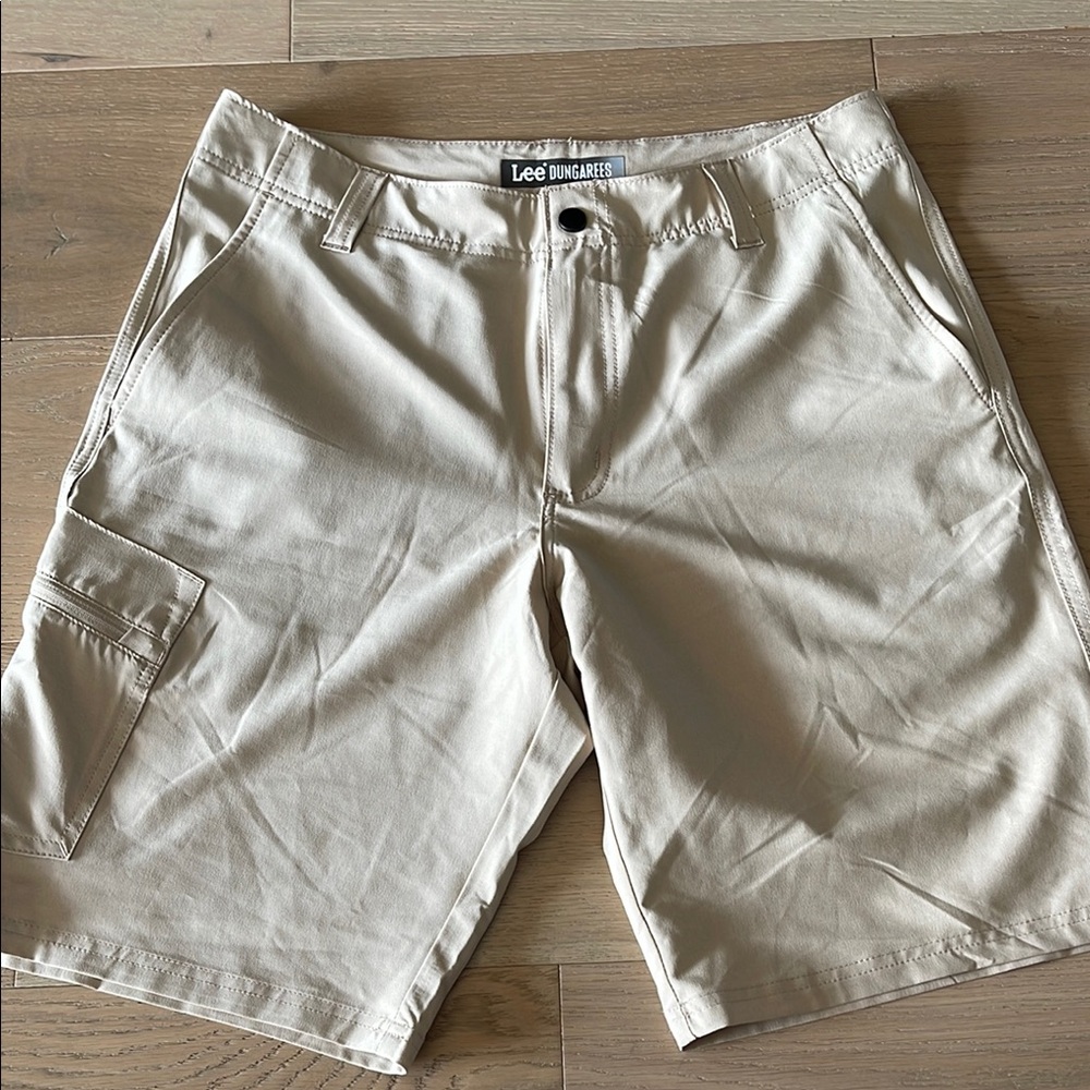 Lee Dungarees Tan Cargo Shorts Lightweight Cotton Blend